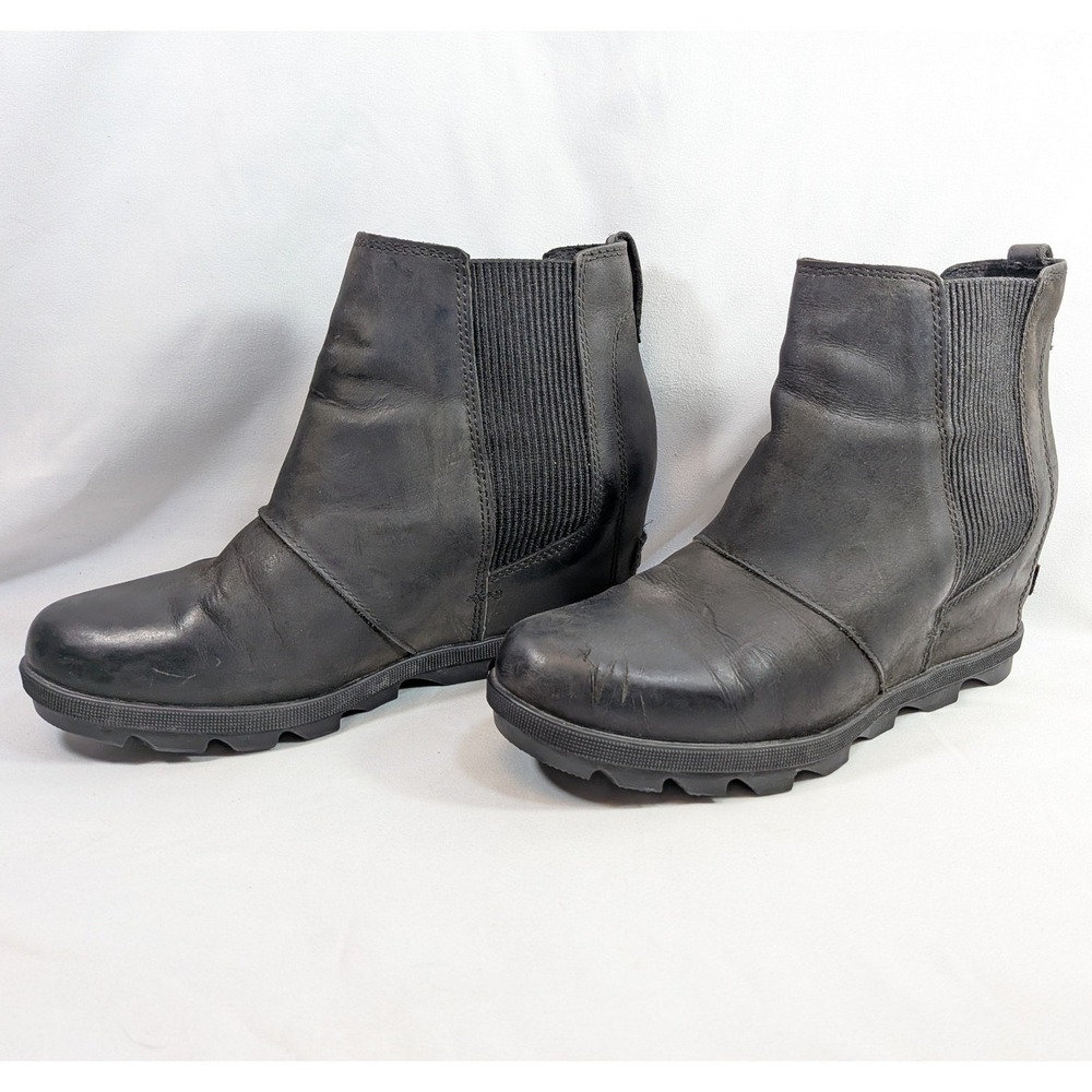 Sorel Black Leather Wedge Boots; Arctic Chelsea NL3022-010
